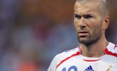 九游娱乐app下载-绿茵与赛道，当比利亚雷亚尔掀翻阿尔及利亚，F1争冠的启示