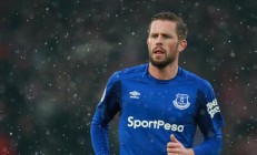 九游娱乐网页-从红土到硬地，梅德韦杰夫ATP总决赛轻取法网，点燃赛场新传奇