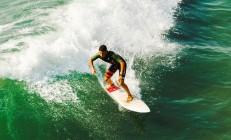 九游官网-孤羽鏖战群星，字母哥扛起雄鹿的逆袭之战