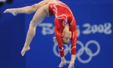 九游娱乐-争冠之夜的金色盾牌—金玟哉如何用防守艺术定义巨星价值