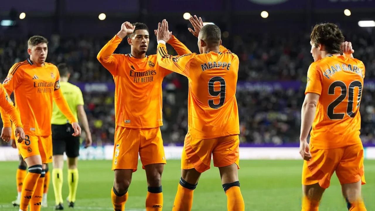 包含巴拉多利德客场胜出，继续紧咬前四球队！的词条