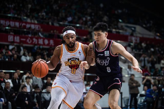 上海队客场逆转获胜,取得三连胜的简单介绍 上海队客场逆转获胜,取得三连胜的简单介绍