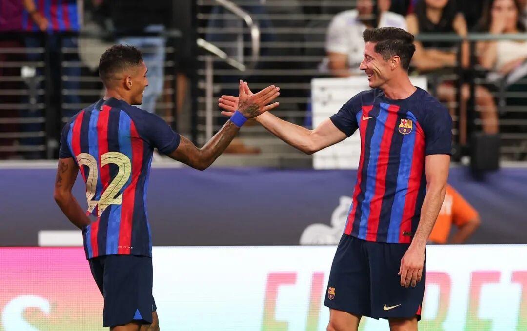 包含佛罗伦萨主场大胜热那亚，全取三分的词条