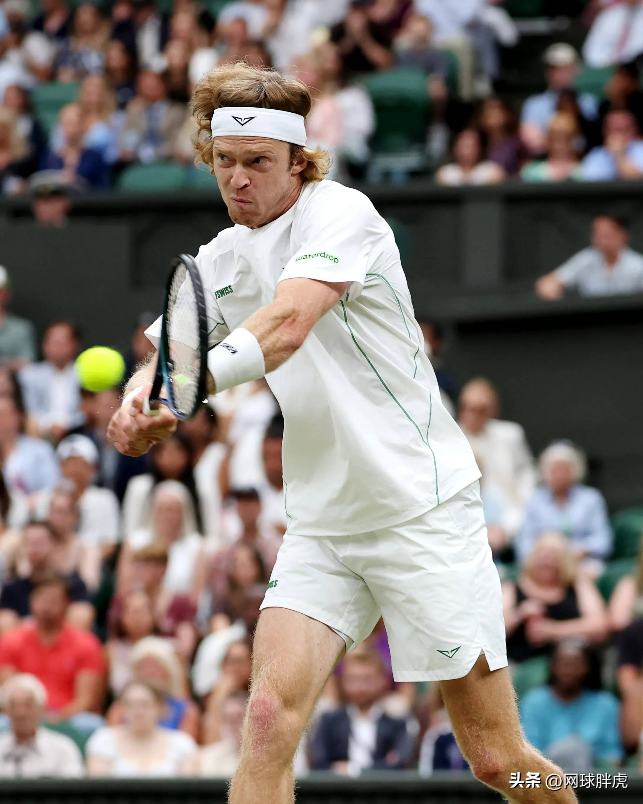 拉沃尔杯逆转温网,阿尔卡拉斯点燃赛场的简单介绍 拉沃尔杯逆转温网,阿尔卡拉斯点燃赛场的简单介绍