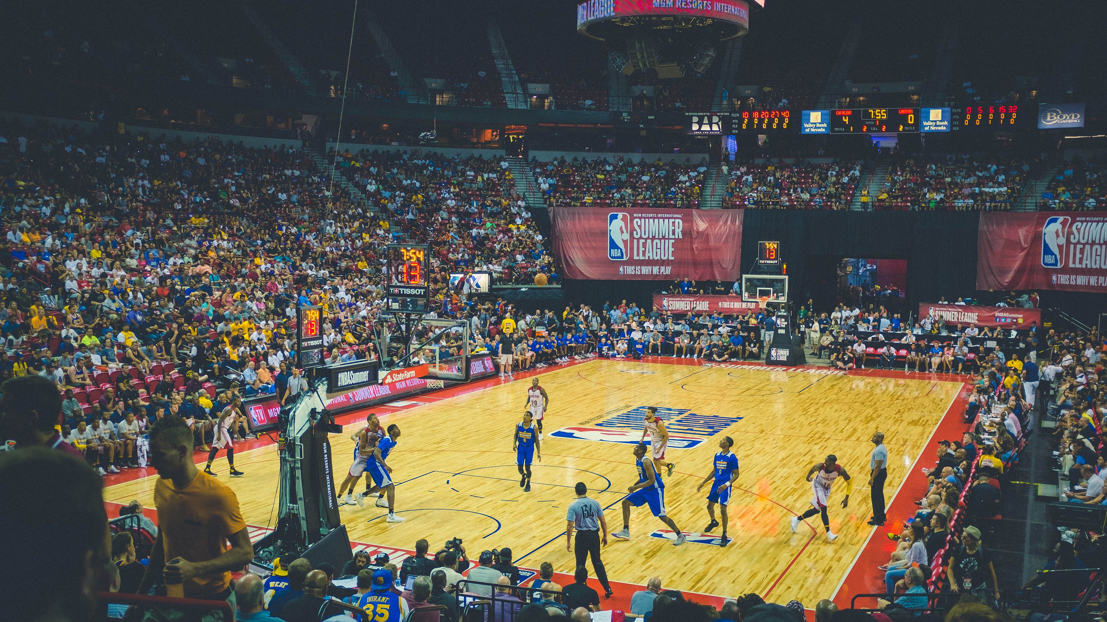 红土之王再铸传奇，蒙特卡洛力克美网，纳达尔点燃的不只是赛场