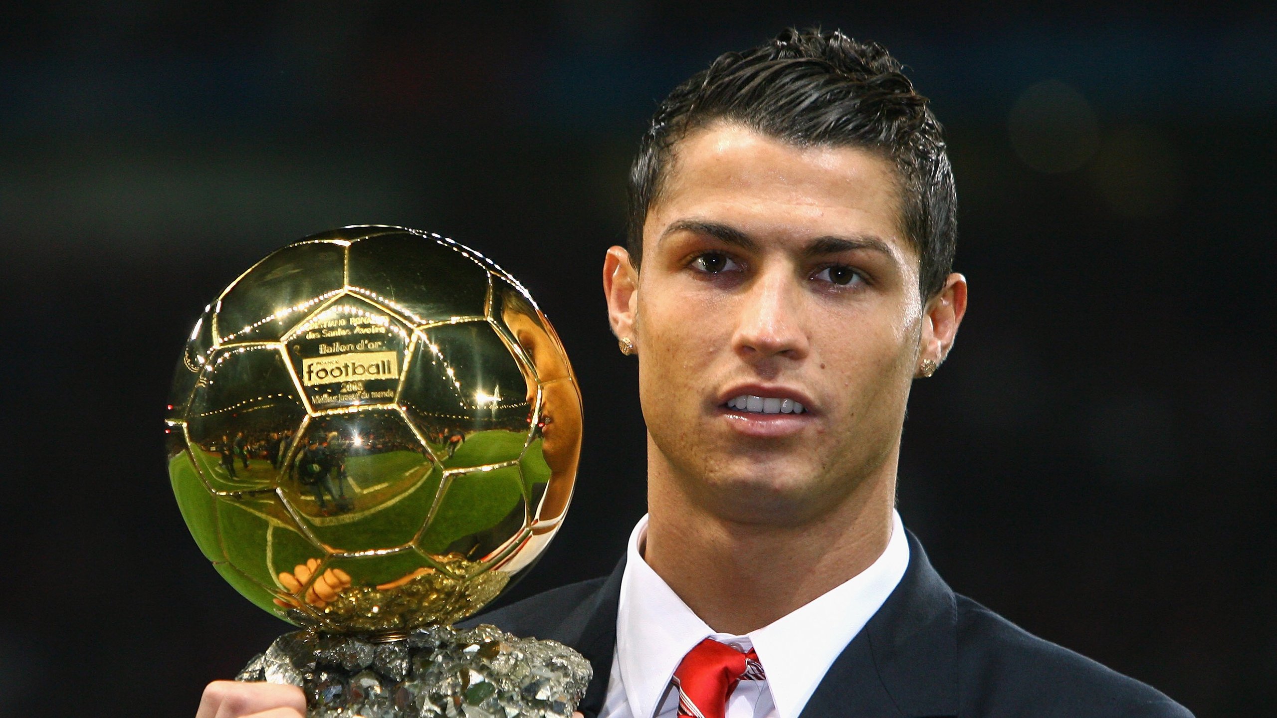 福登惊艳四座导演逆转，勒沃库森险胜曼联展露黑马本色